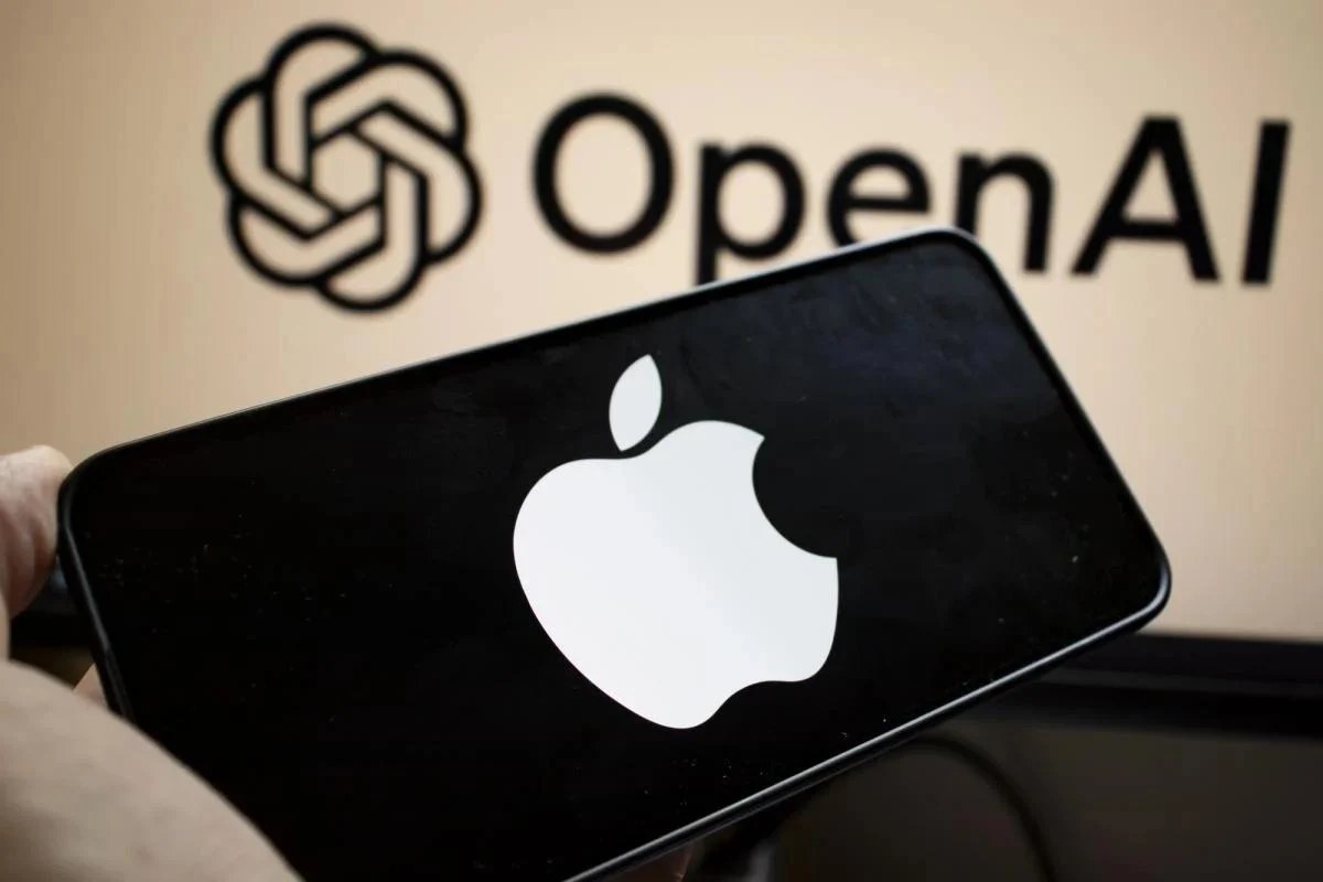 Логотипи Apple та OpenAI як ілюстрація судового позову