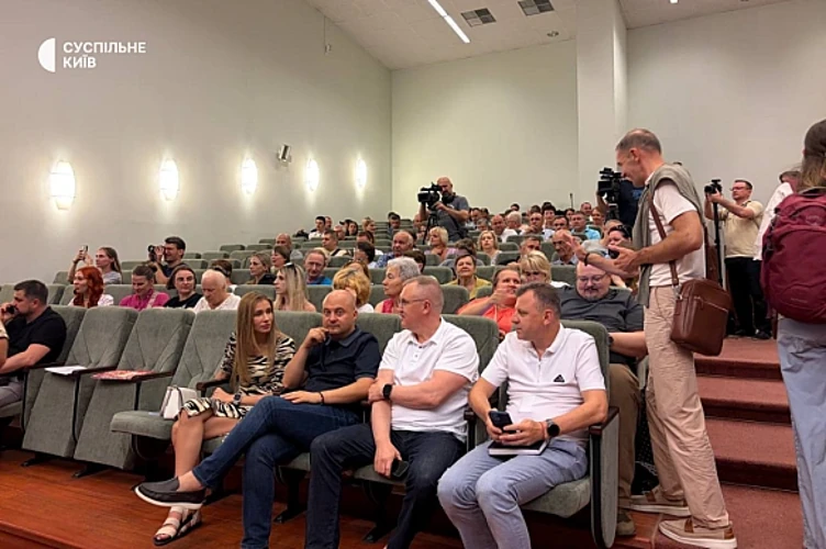 Зустріч мешканців Теремків із представниками КМДА щодо маршруту тепломережі