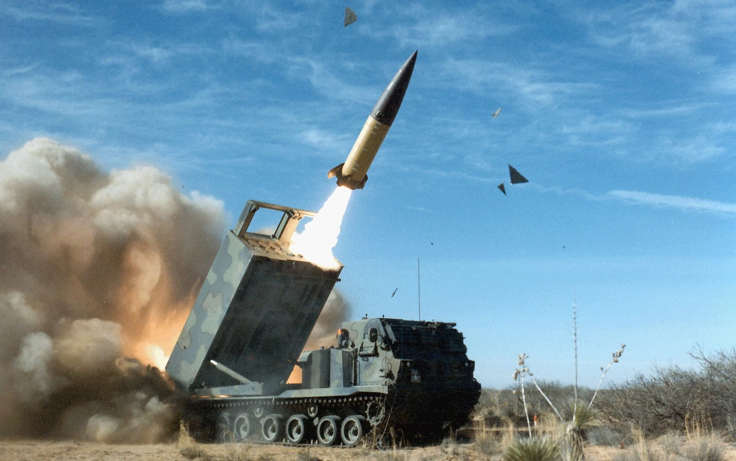 Ракети ATACMS та реактивні системи залпового вогню M270 MLRS, запропоновані до передачі Україні