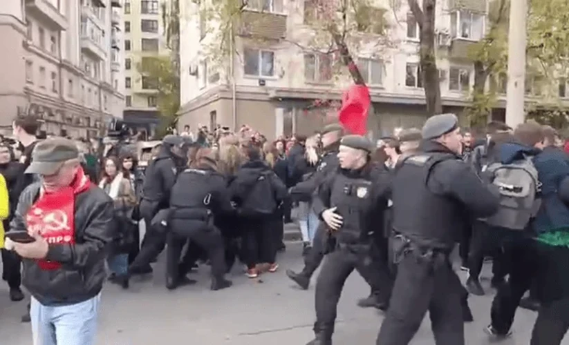 Москва після мітингу КПРФ: затримання і роз’їзд учасників по відділках